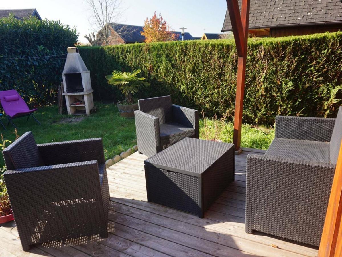 Chalet Avec Piscine Chauffee, Tennis Et Jardin Clos, A 1700M De La Plage De Cabourg - Fr-1-465-22 Zewnętrze zdjęcie