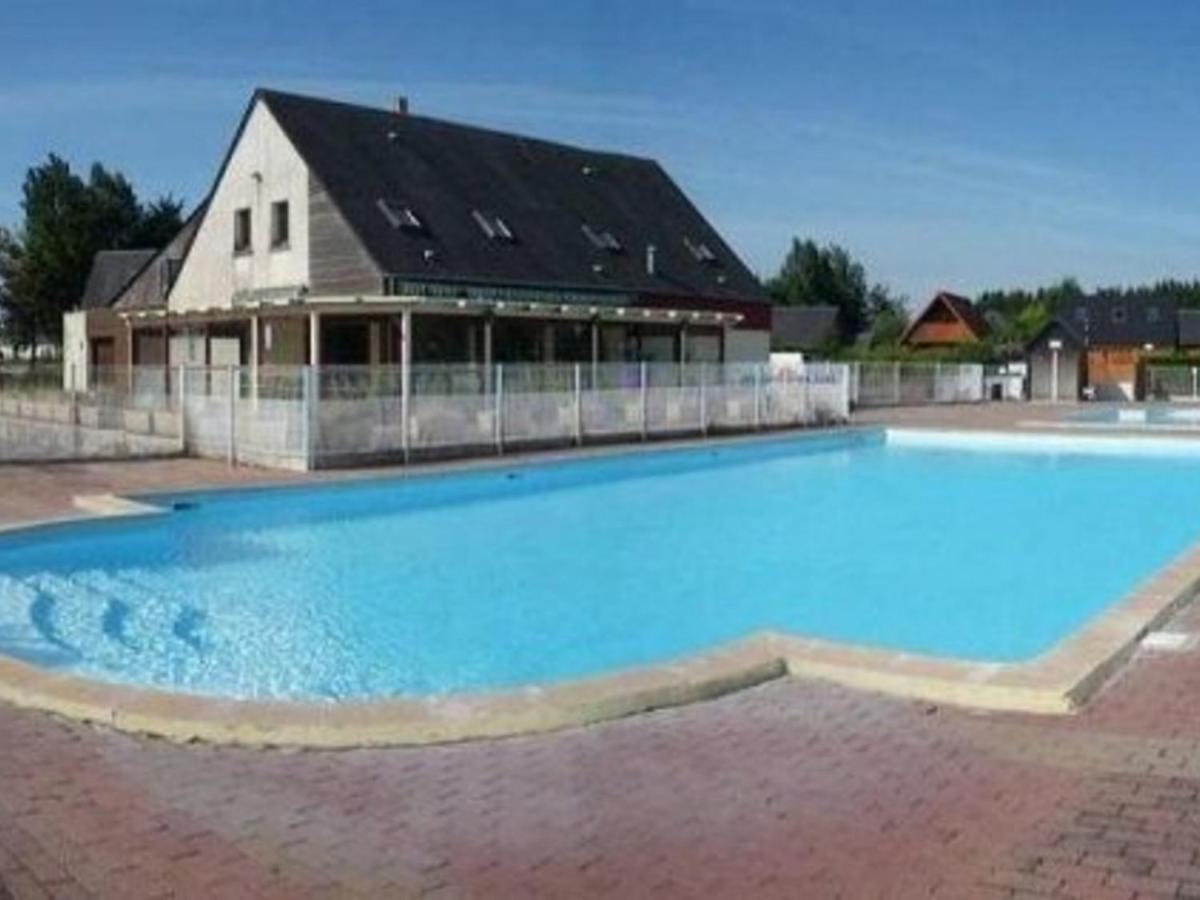 Chalet Avec Piscine Chauffee, Tennis Et Jardin Clos, A 1700M De La Plage De Cabourg - Fr-1-465-22 Zewnętrze zdjęcie
