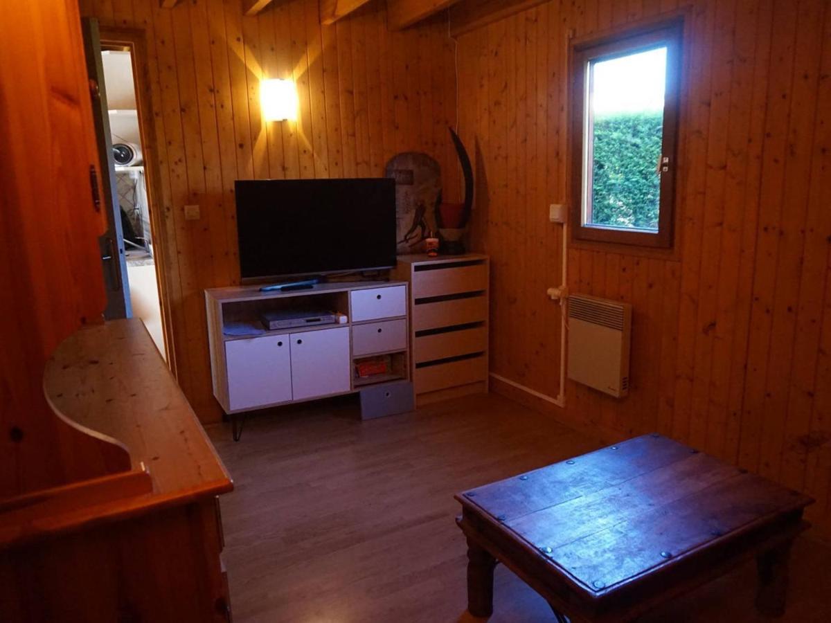 Chalet Avec Piscine Chauffee, Tennis Et Jardin Clos, A 1700M De La Plage De Cabourg - Fr-1-465-22 Zewnętrze zdjęcie
